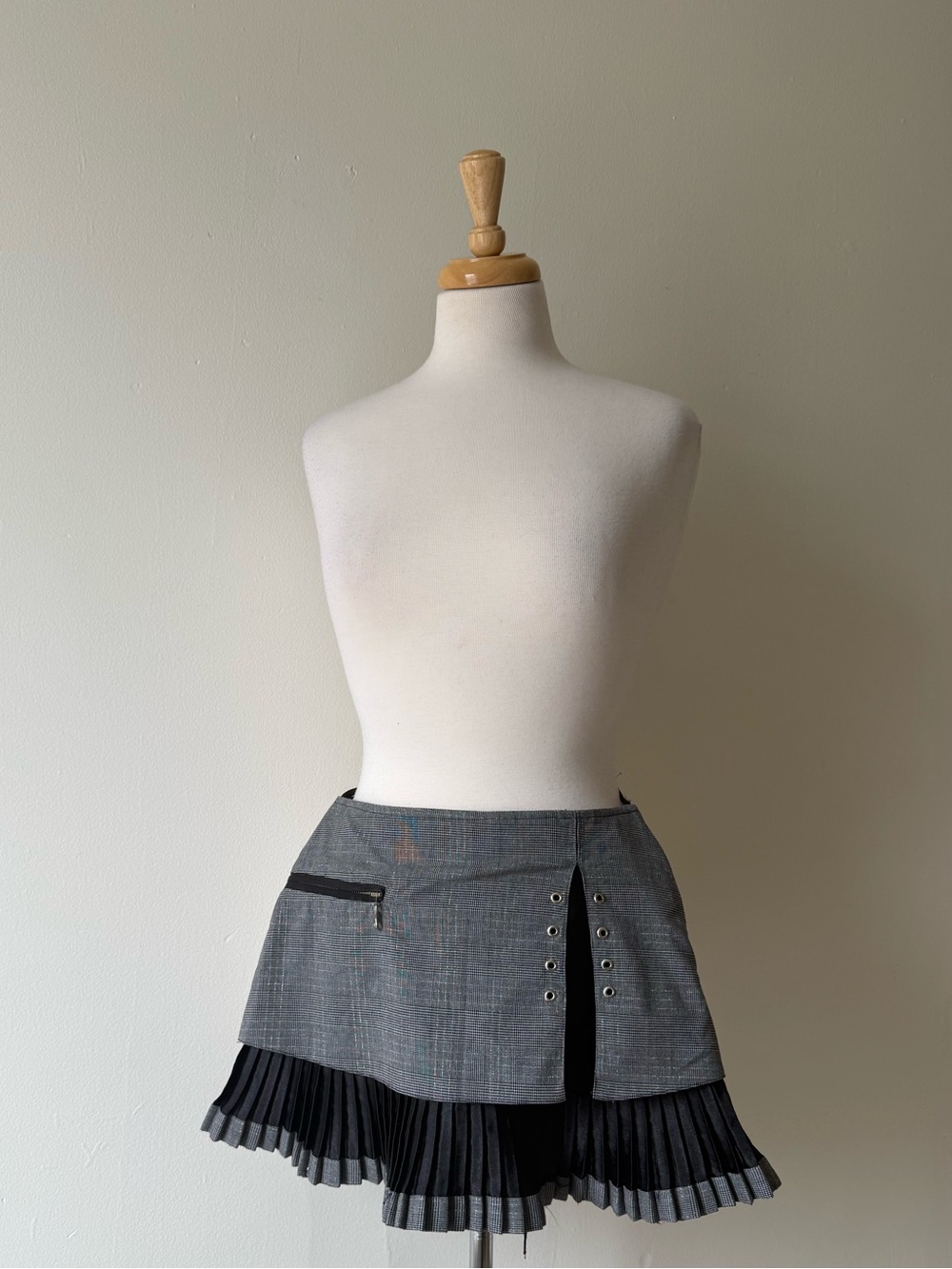 Vintage Y2K Cascadia Plaid Pleated Mini Skirt – Low Rise / Schoolgirl / Alt